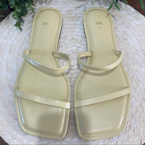 Zara Yellow Square Toe Flat Sandals - Picture 3 of 8